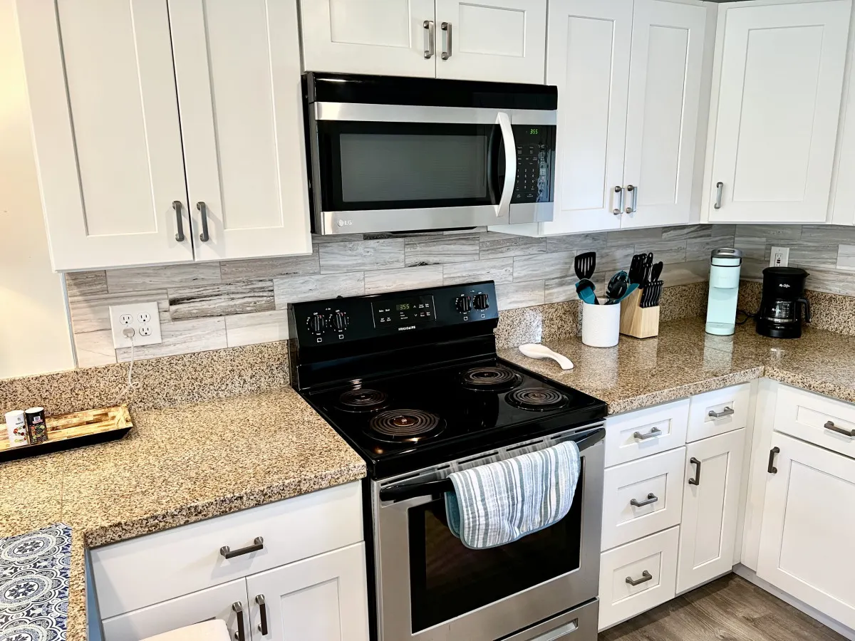 5 F Street - Oceanside Pet Friendly Cottage - Pool Access - Sand Dollar East 15