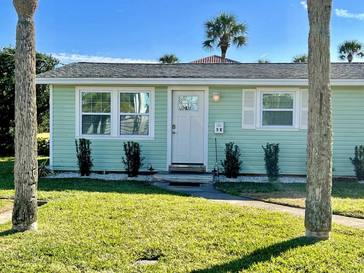 5 F Street - Oceanside Pet Friendly Cottage - Pool Access - Sand Dollar East 4