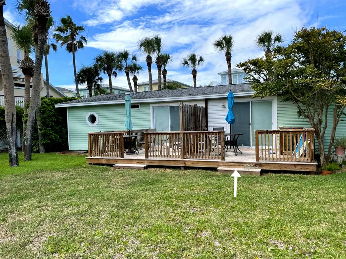 5 F Street - Oceanside Pet Friendly Cottage - Pool Access - Sand Dollar East 5