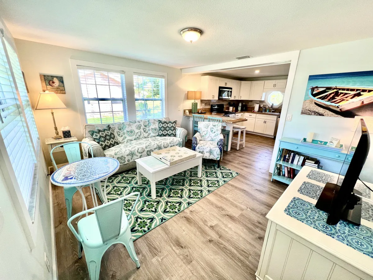 5 F Street - Oceanside Pet Friendly Cottage - Pool Access - Sand Dollar East 8