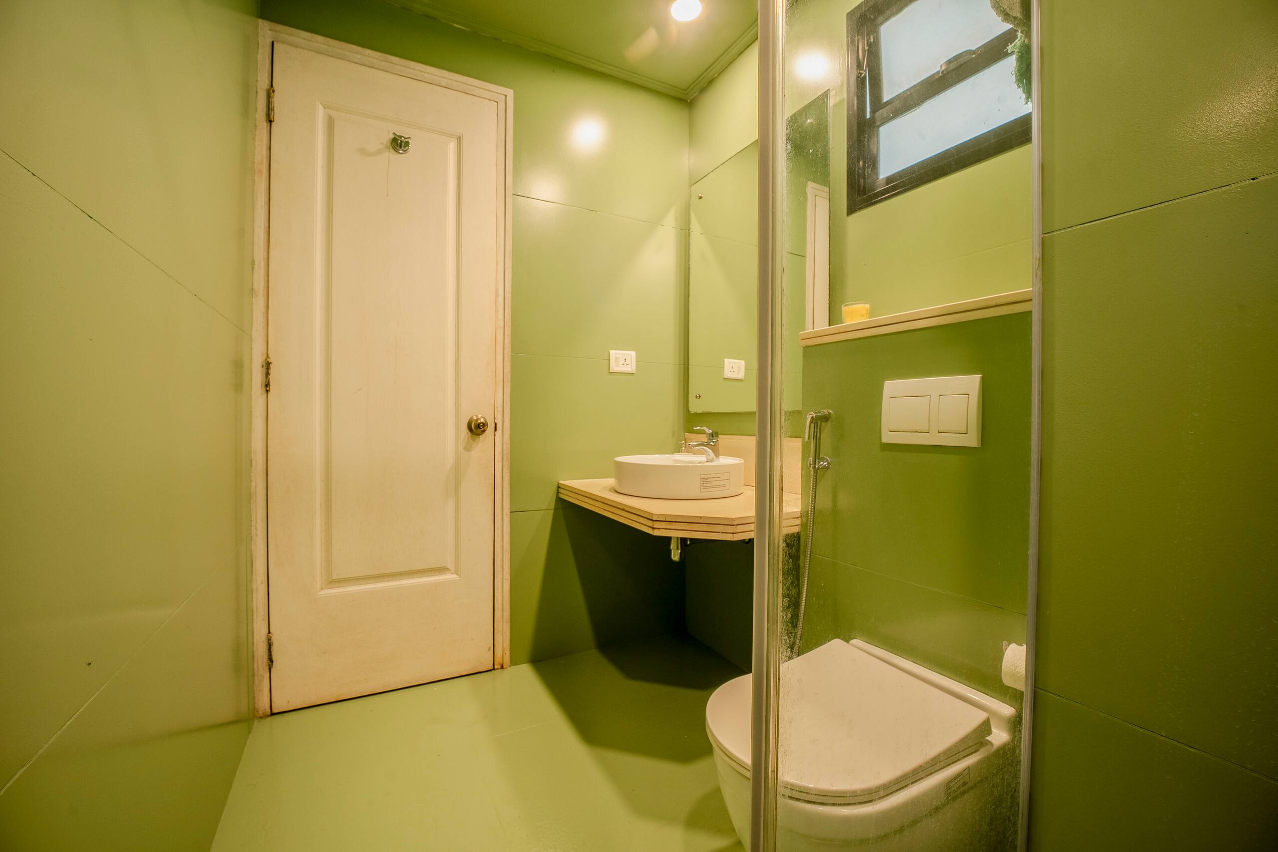 Artsy 1BR in Siolim|Pool, Balcony, Parking, Garden 15