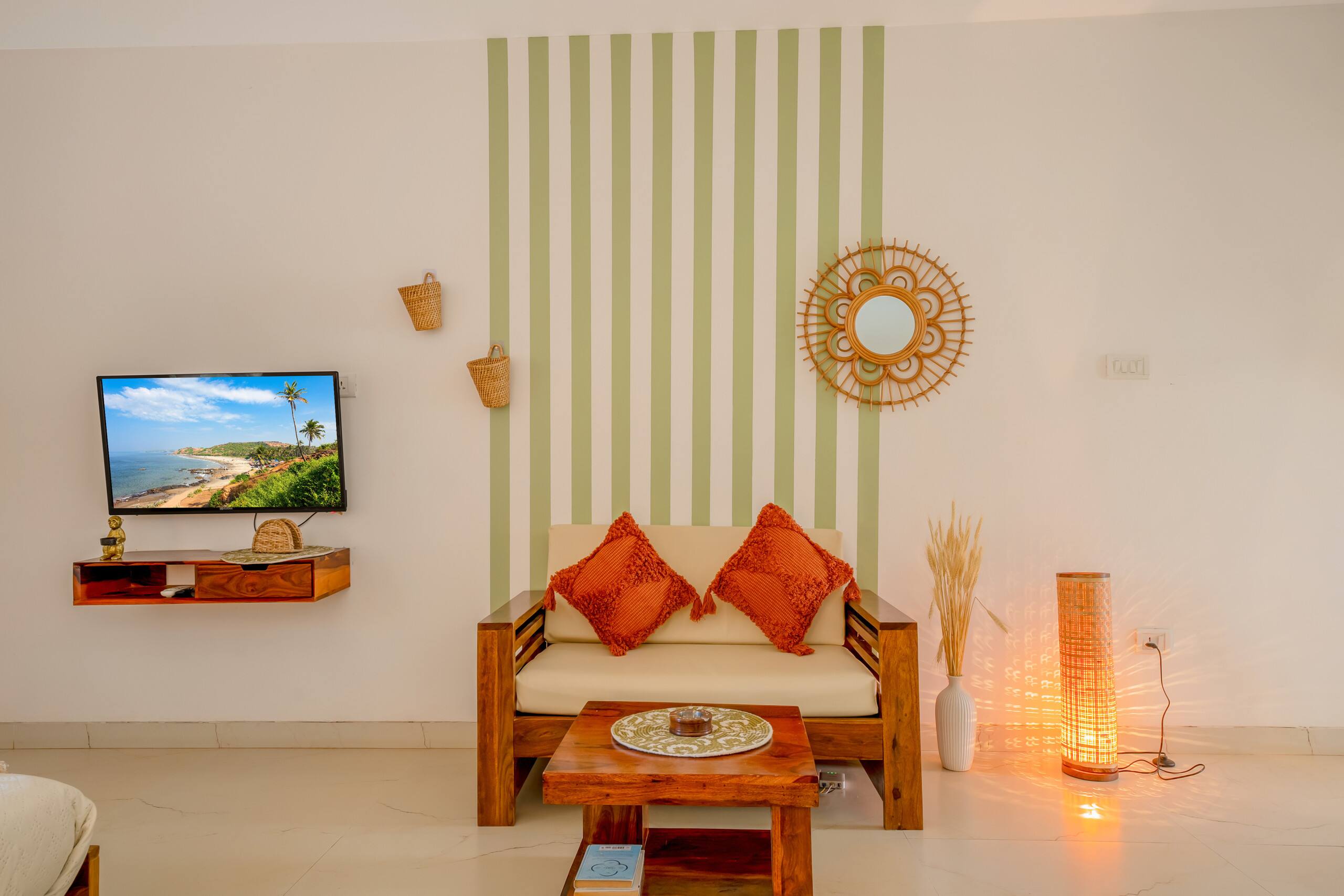 Artsy 1BR in Siolim|Pool, Balcony, Parking, Garden 9
