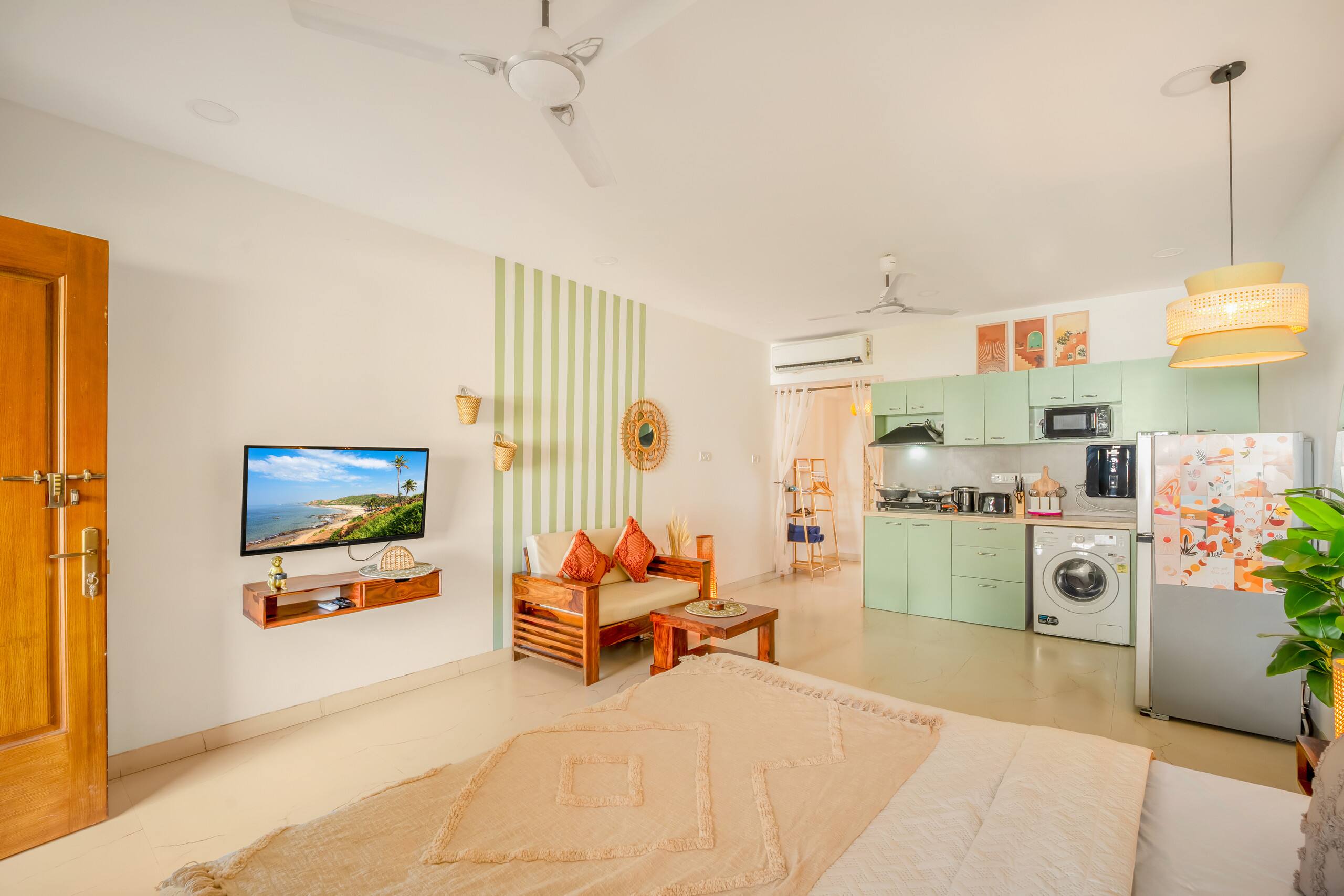 Artsy 1BR in Siolim|Pool, Balcony, Parking, Garden 11