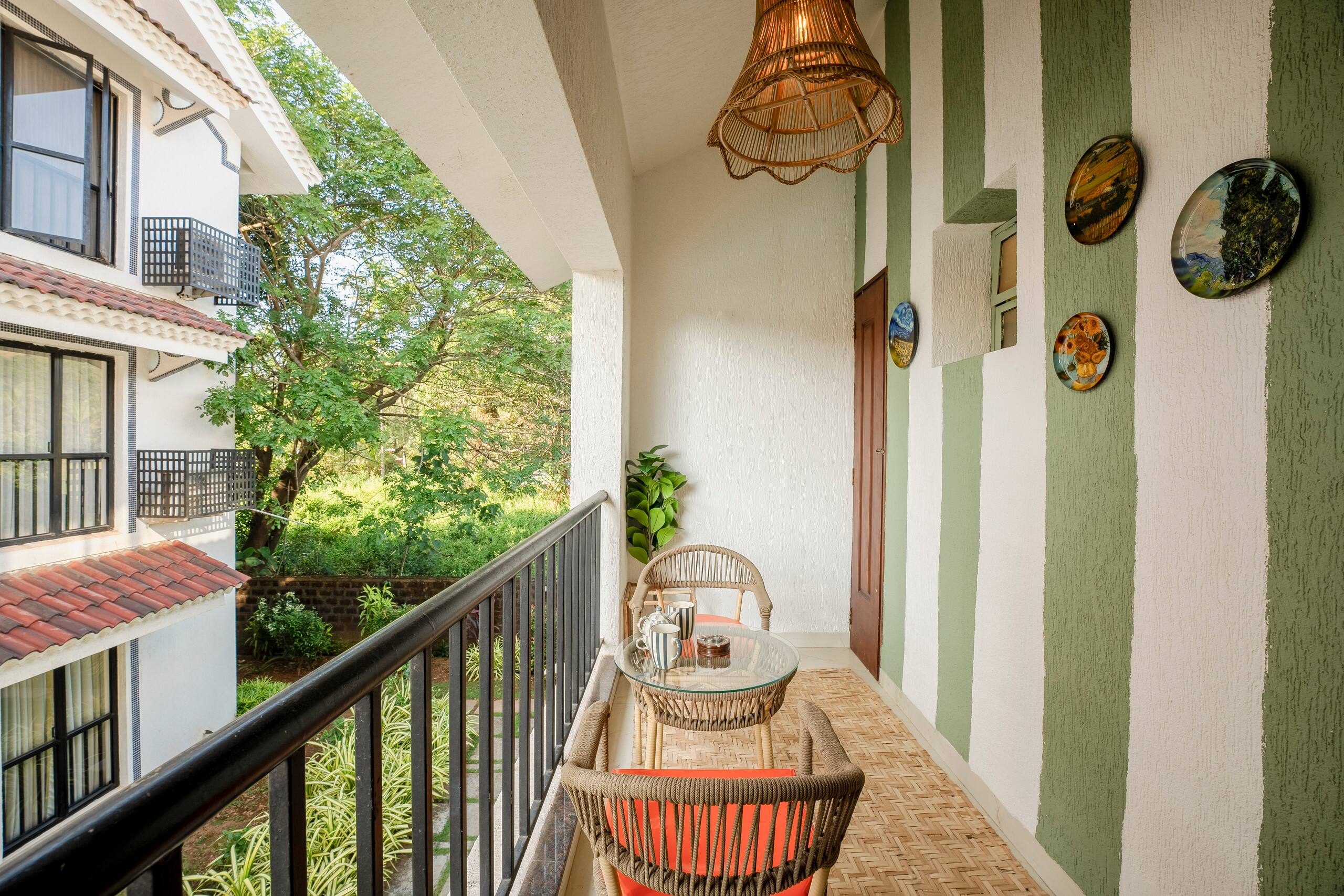 Artsy 1BR in Siolim|Pool, Balcony, Parking, Garden 18