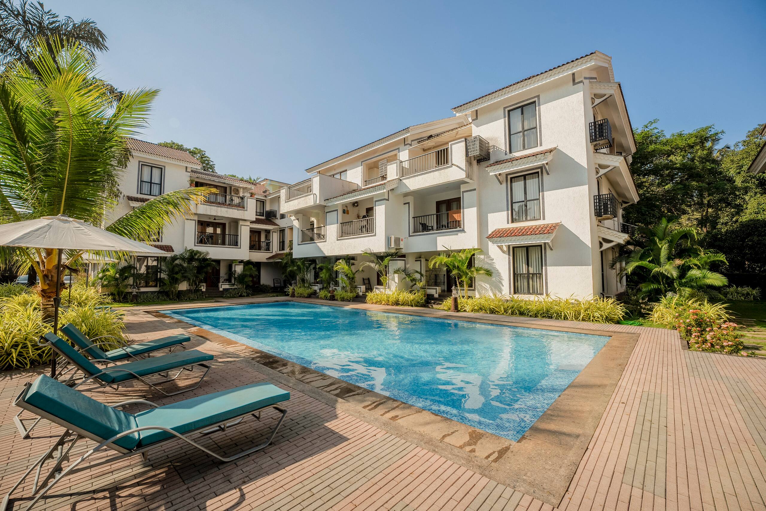 Artsy 1BR in Siolim|Pool, Balcony, Parking, Garden 6