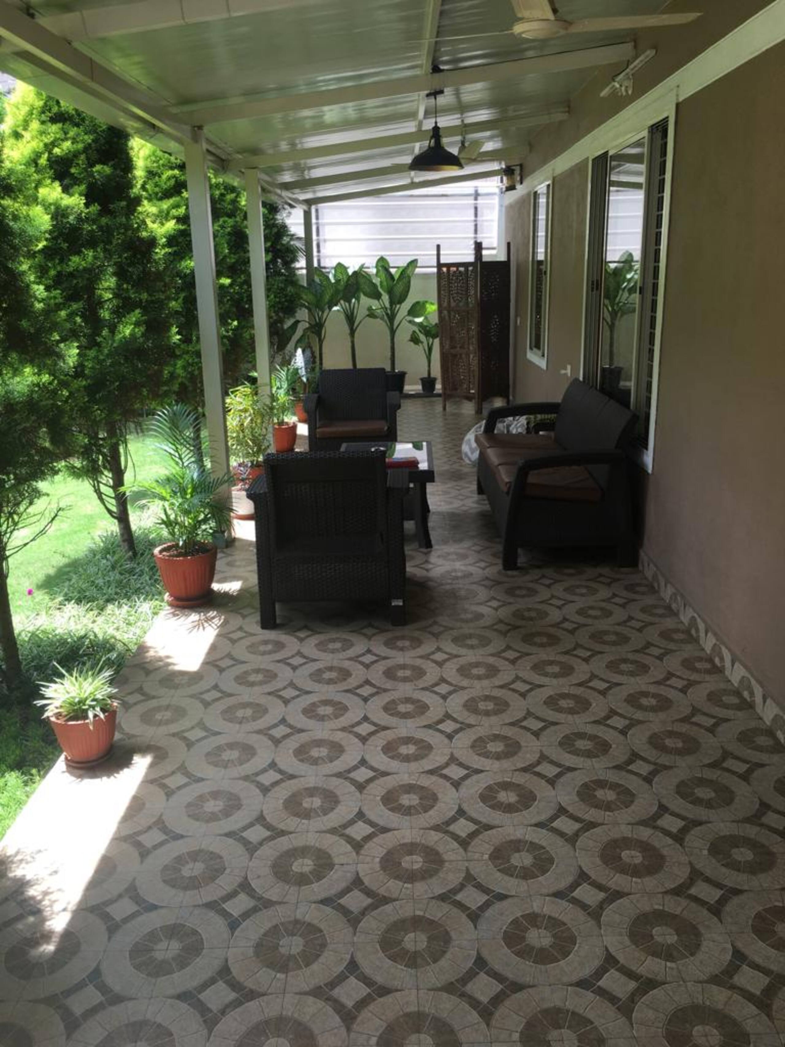 JM's Inn: Prime spot holiday home with a garden 33
