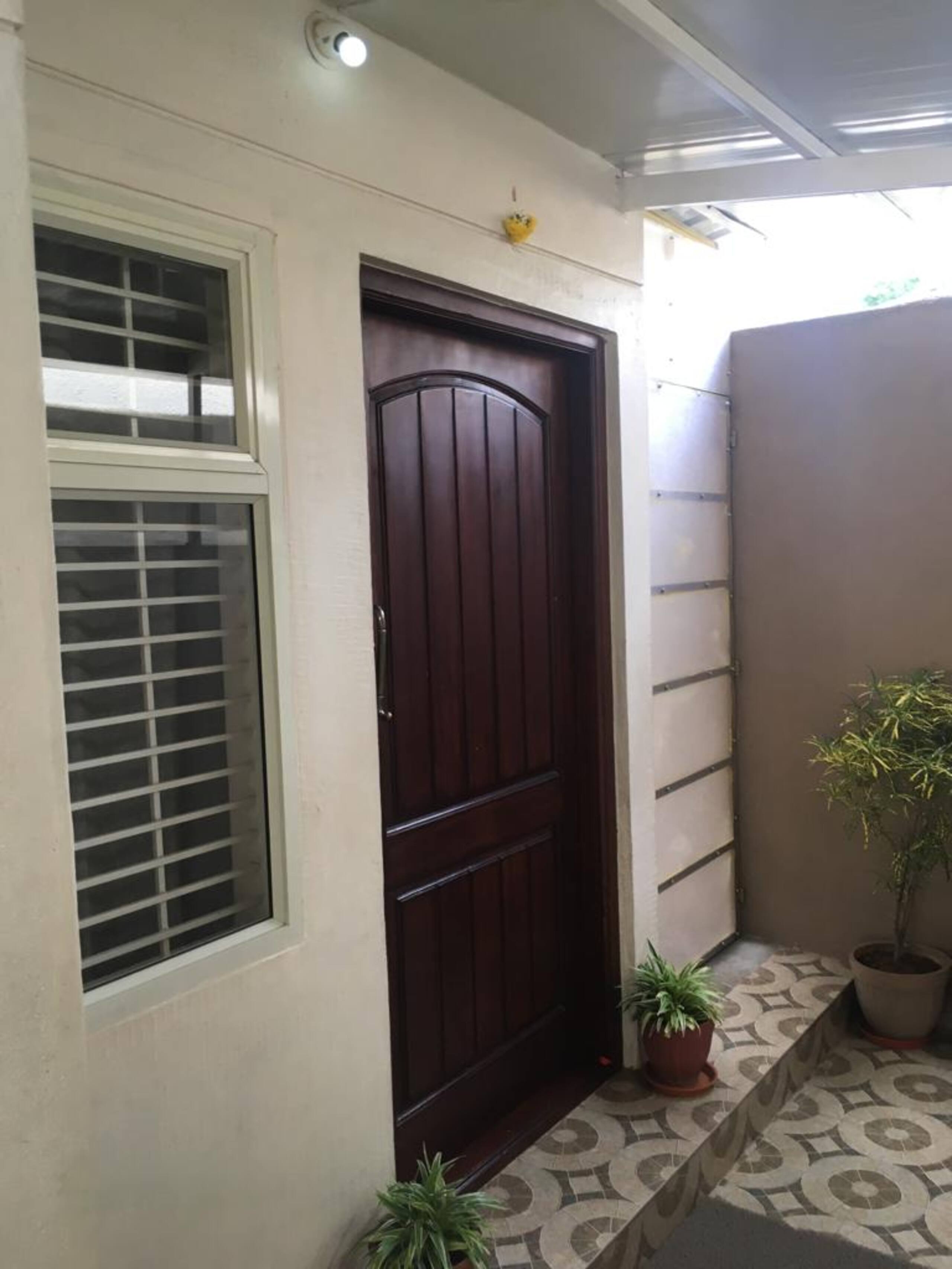 JM's Inn: Prime spot holiday home with a garden 38
