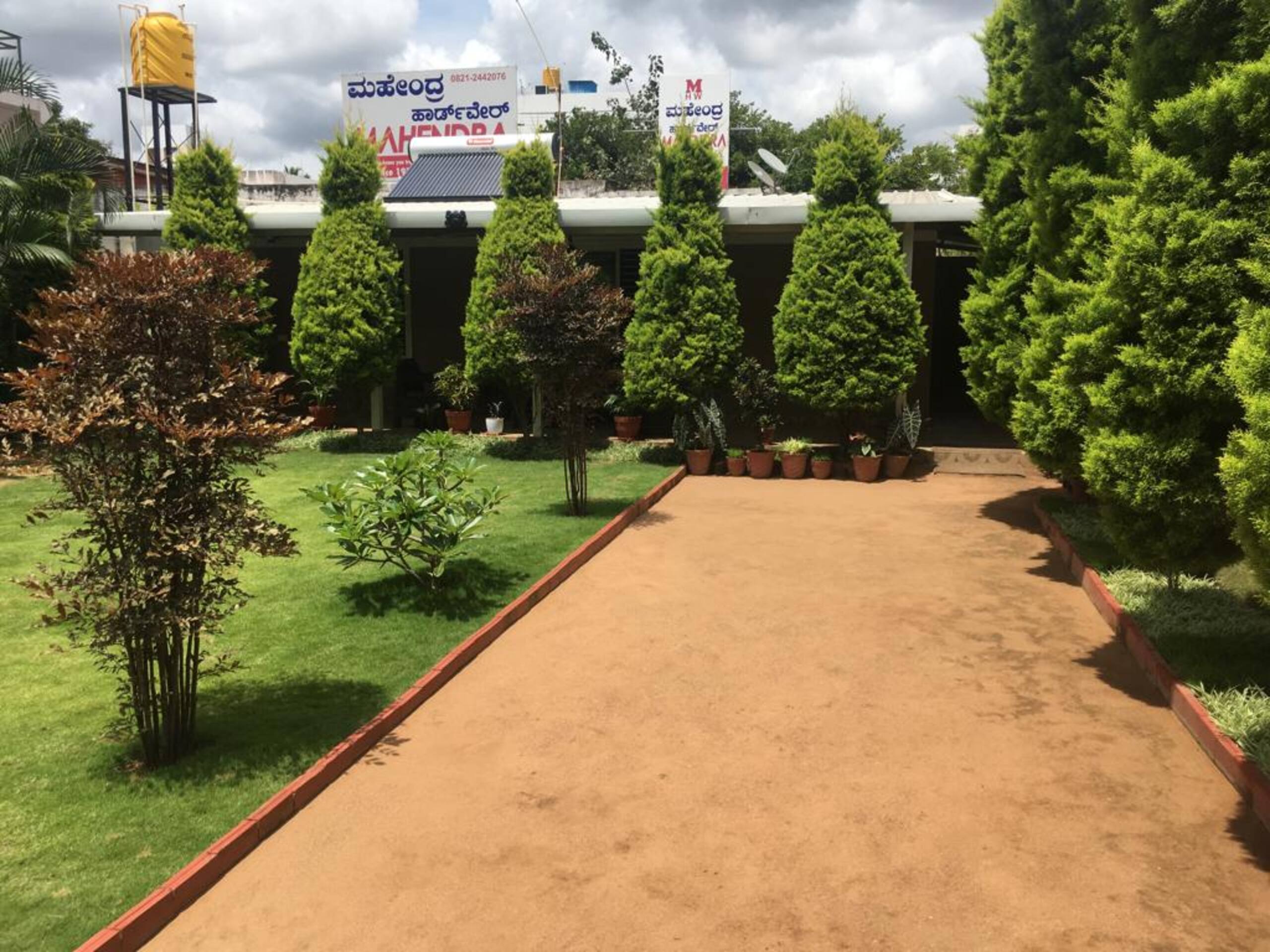 JM's Inn: Prime spot holiday home with a garden 18