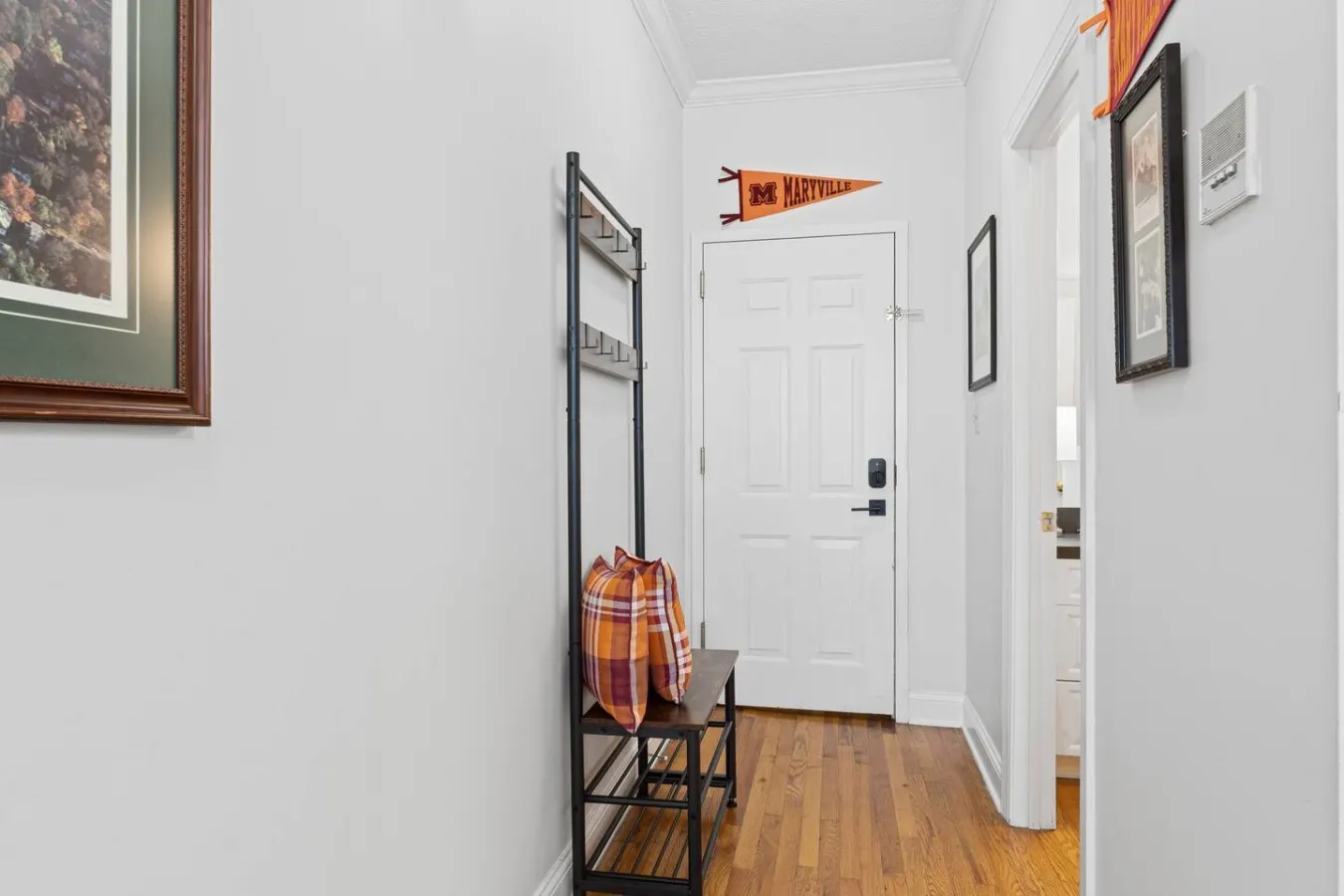 Stylish Maryville Loft 30 Mins to Smoky Mtns 9