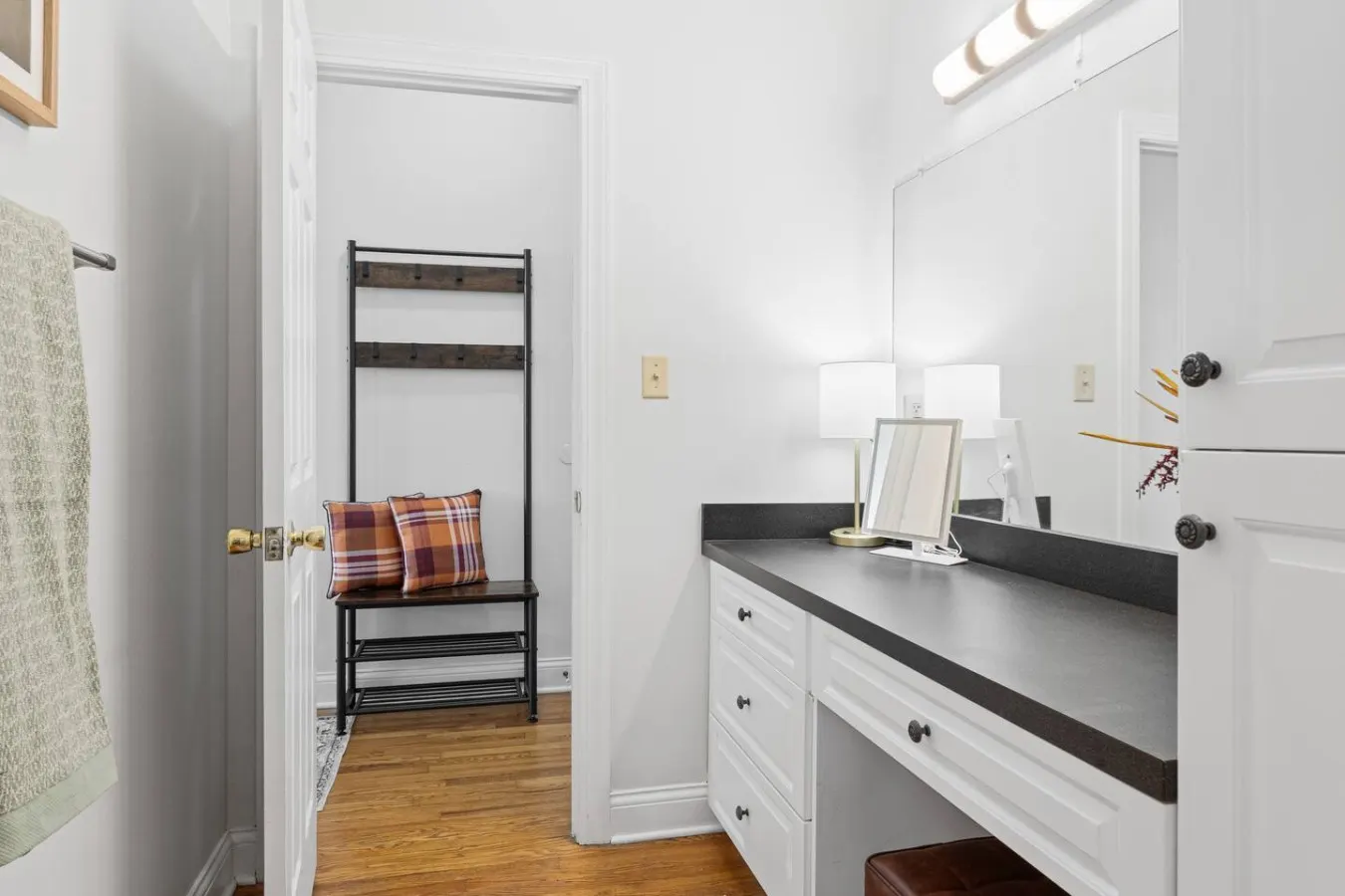 Stylish Maryville Loft 30 Mins to Smoky Mtns 12