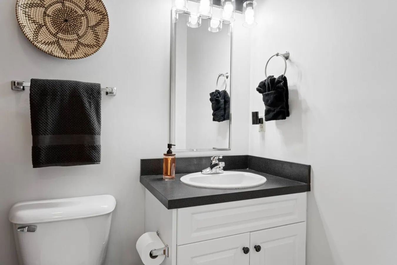 Stylish Maryville Loft 30 Mins to Smoky Mtns 14