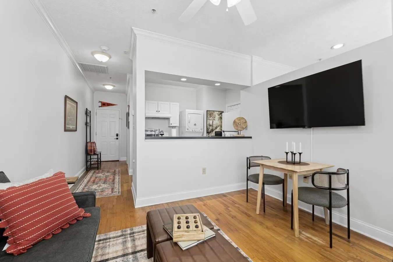 Stylish Maryville Loft 30 Mins to Smoky Mtns 19