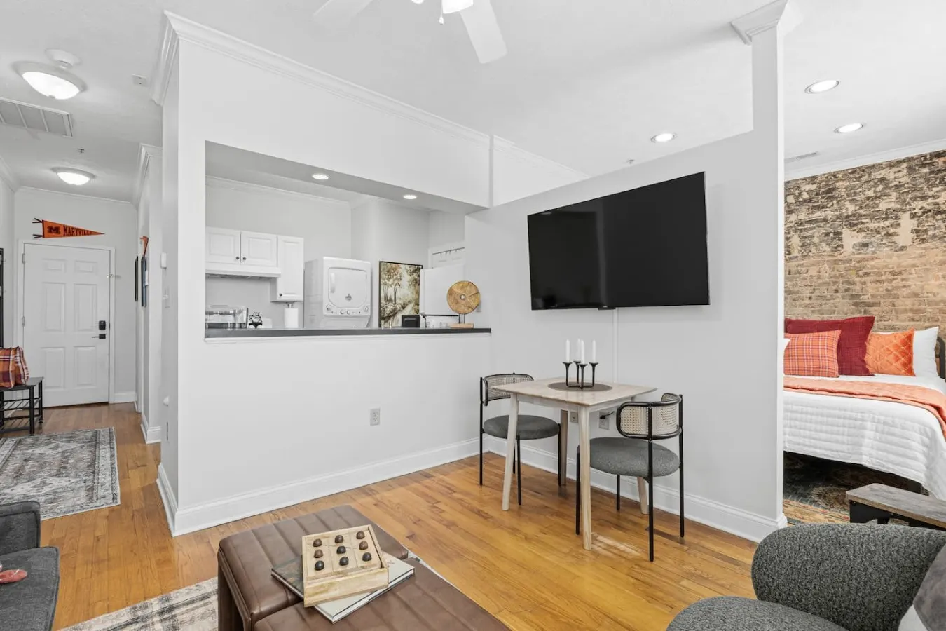 Stylish Maryville Loft 30 Mins to Smoky Mtns 5