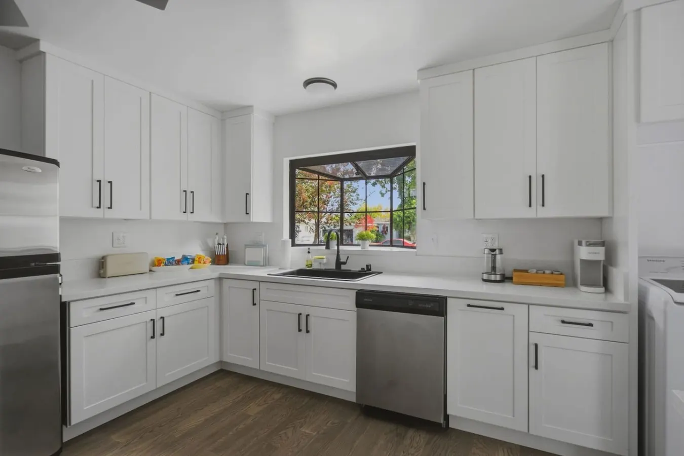 LongBeach Cottage - Pool, Spa, Games, 4Miles2Beach 8