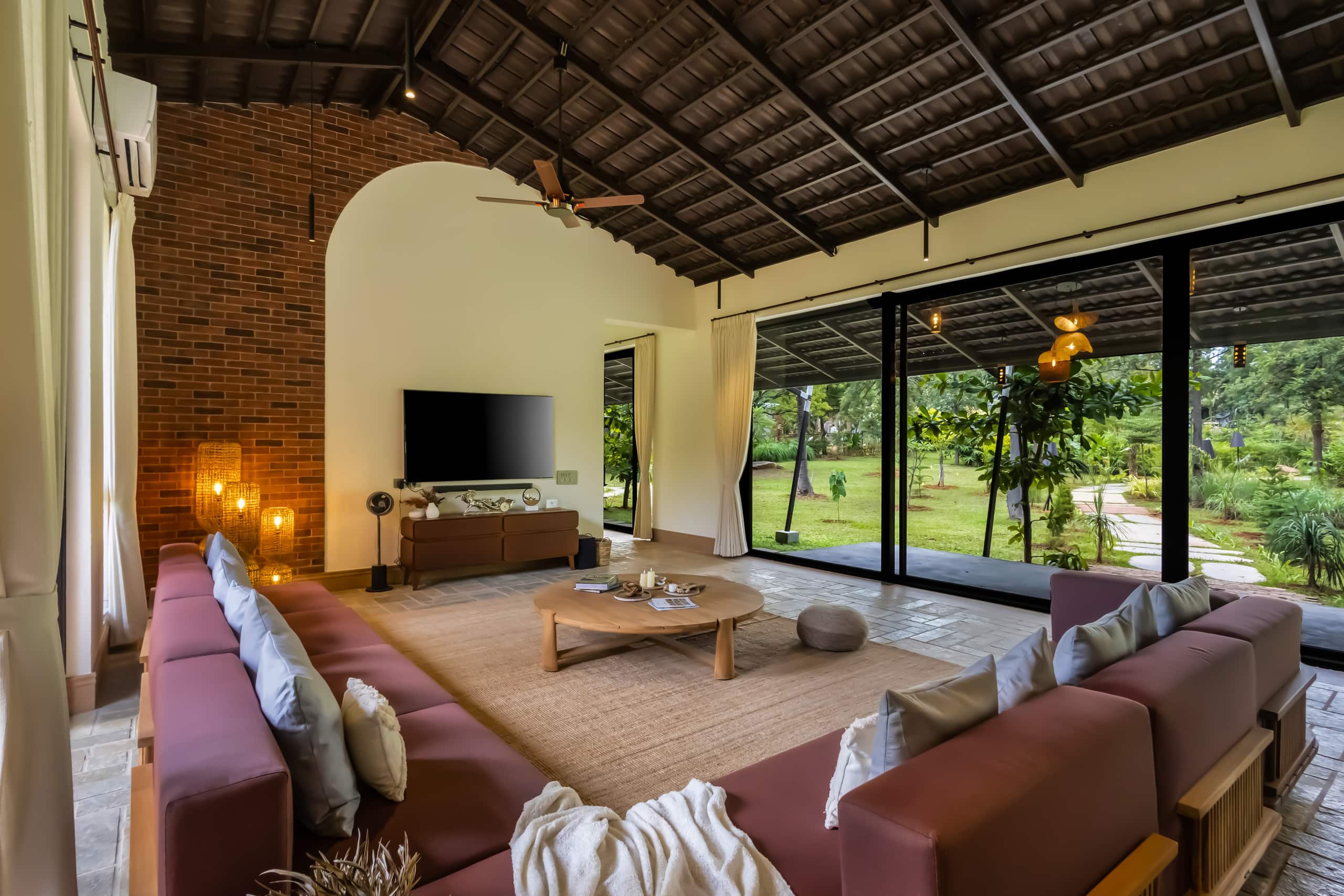 Farm Villa W/ Movie Lounge, Fire Pit & Cabana 14