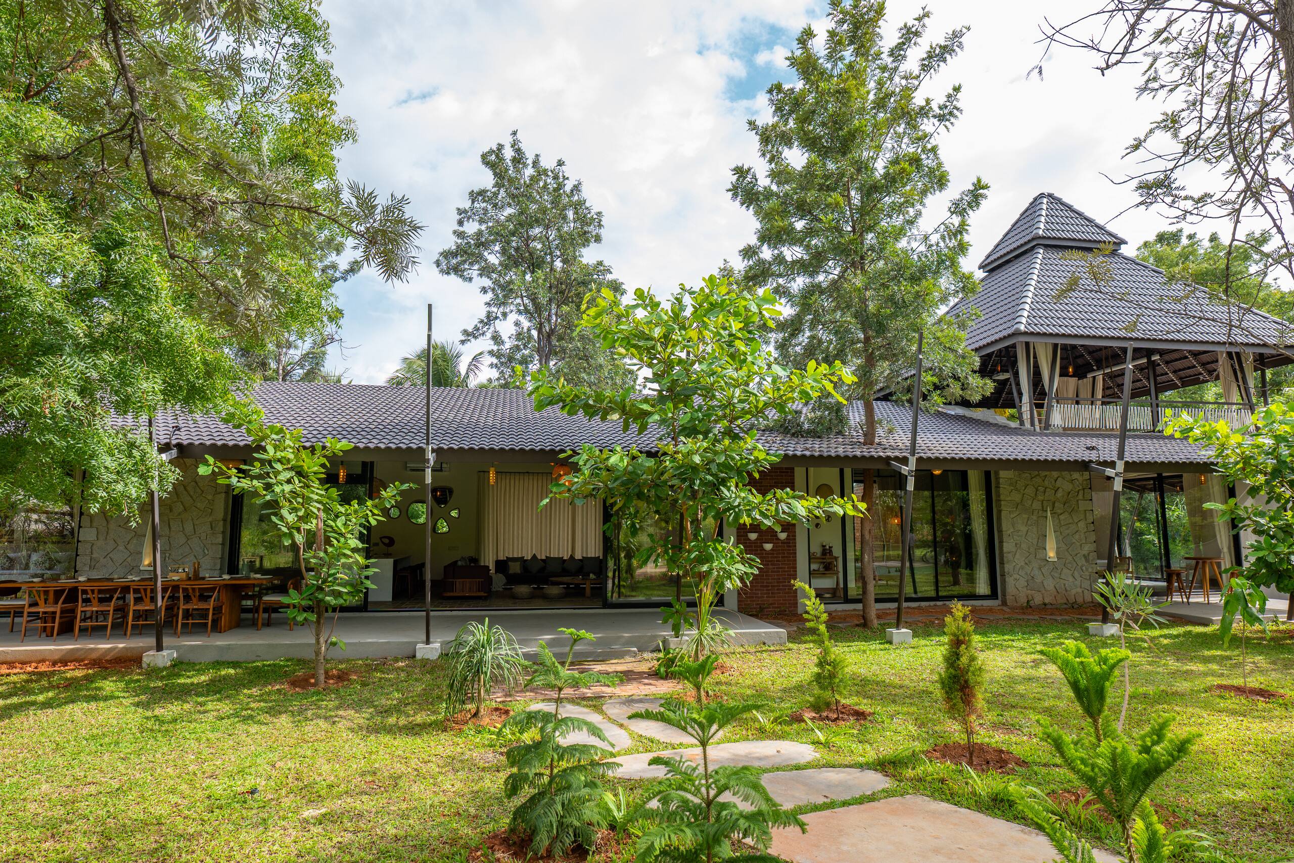 Farm Villa W/ Movie Lounge, Fire Pit & Cabana