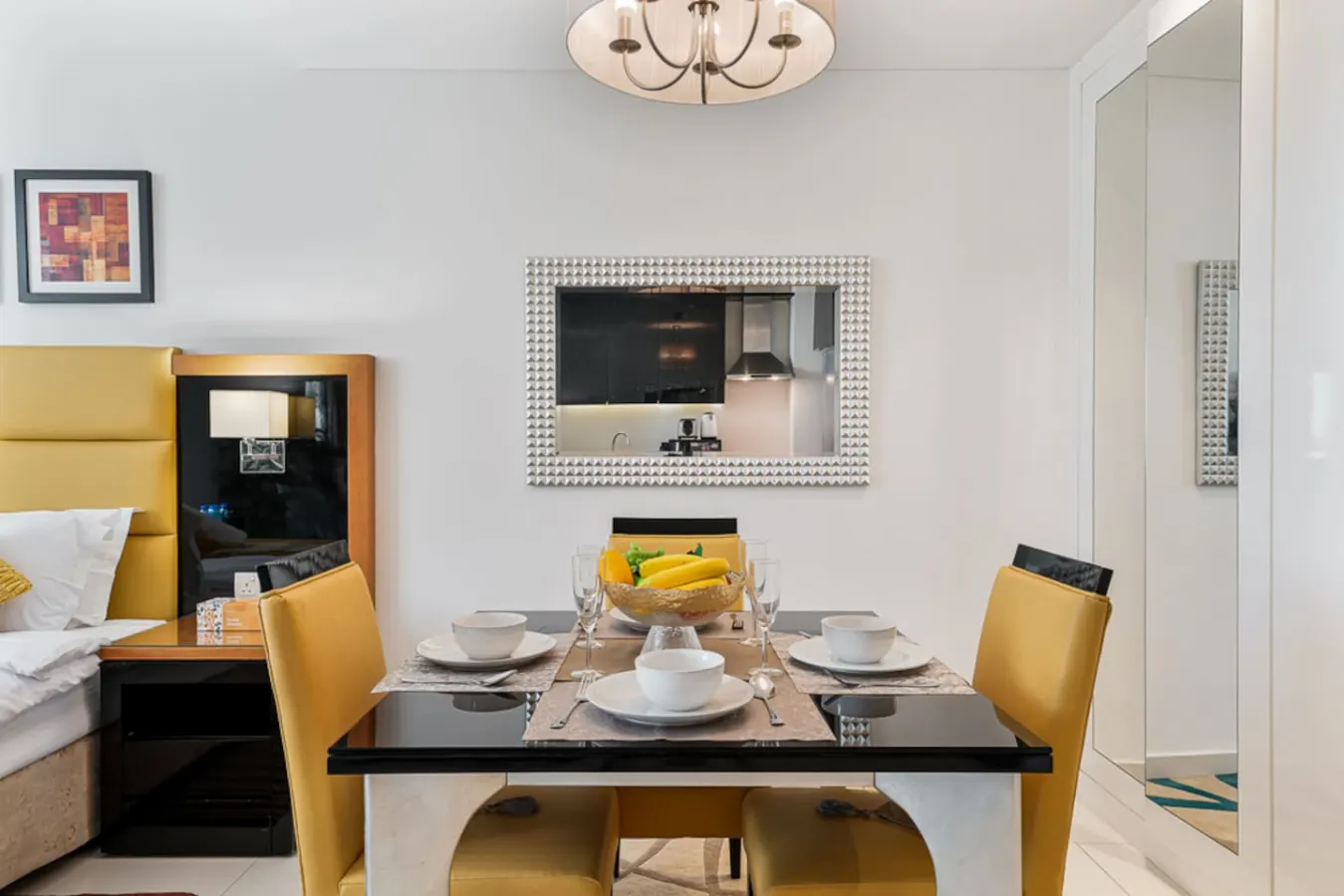 Luxury Studio Living in the Center of Business Bay 16