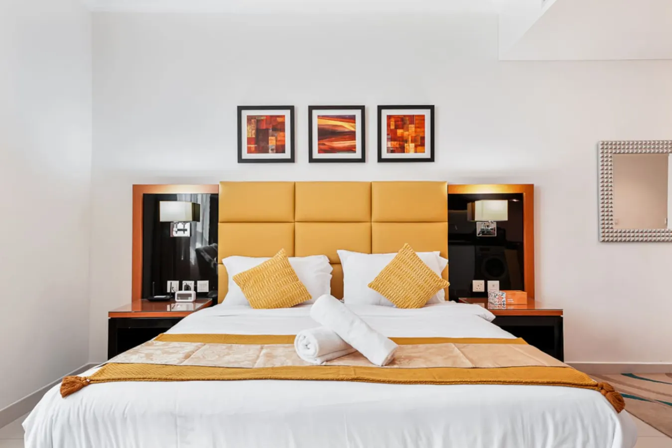 Luxury Studio Living in the Center of Business Bay 17