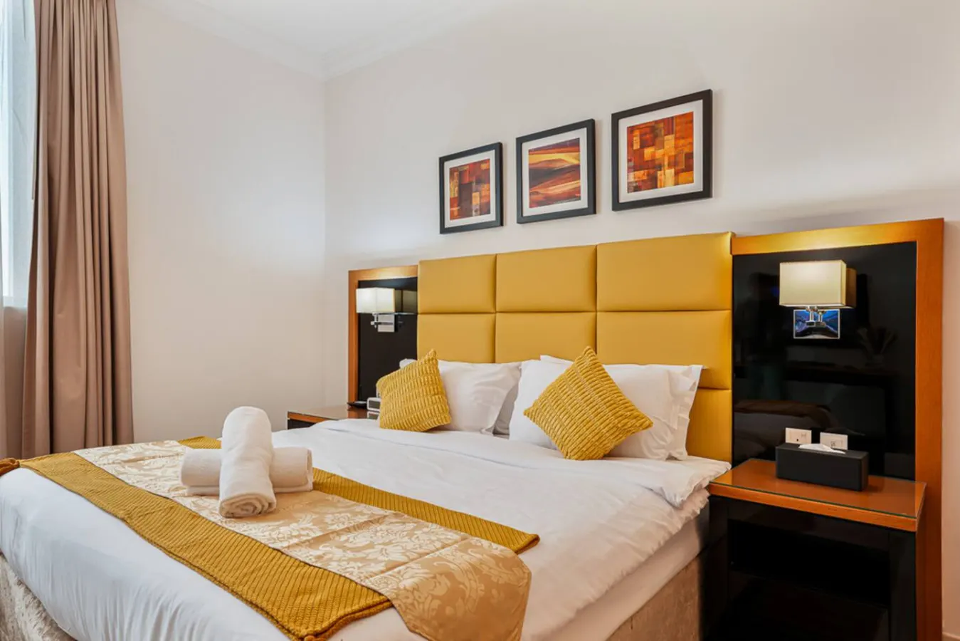 Luxury Studio Living in the Center of Business Bay 18