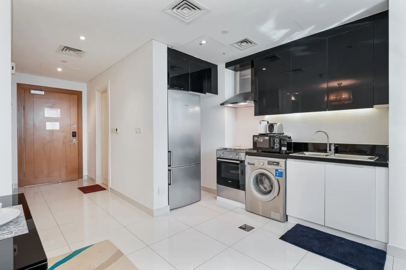 Luxury Studio Living in the Center of Business Bay 20