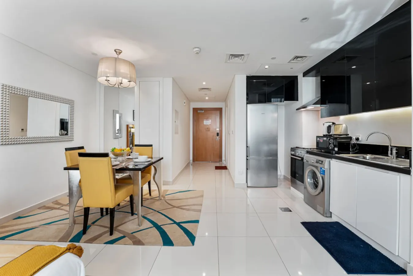 Luxury Studio Living in the Center of Business Bay 4