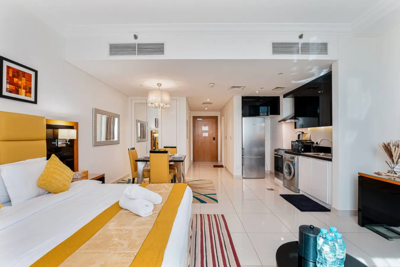 Luxury Studio Living in the Center of Business Bay 6
