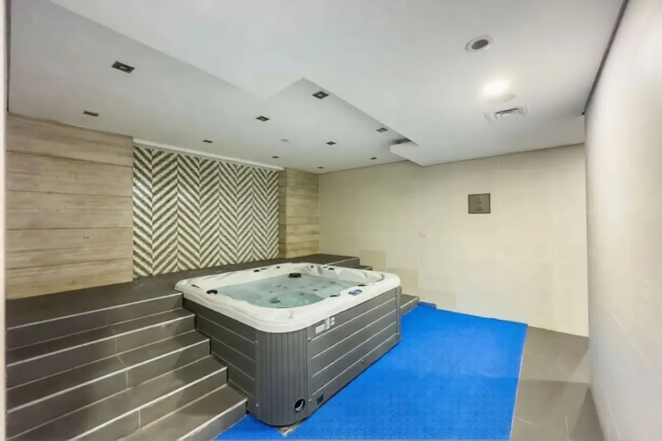 Luxury Studio Living in the Center of Business Bay 8
