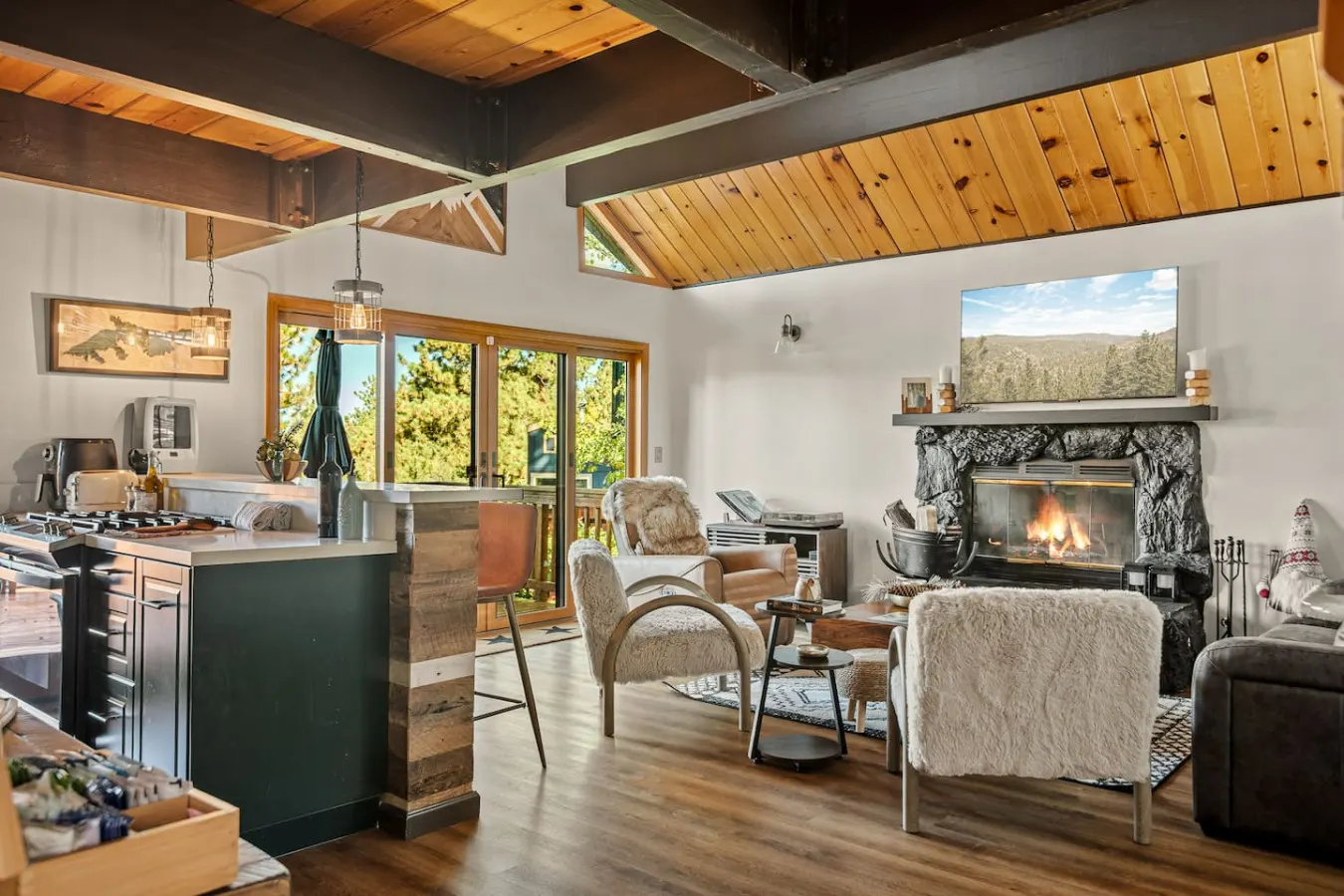 Soul Peak Mountain Cabin w/ Deck & Hot Tub 11