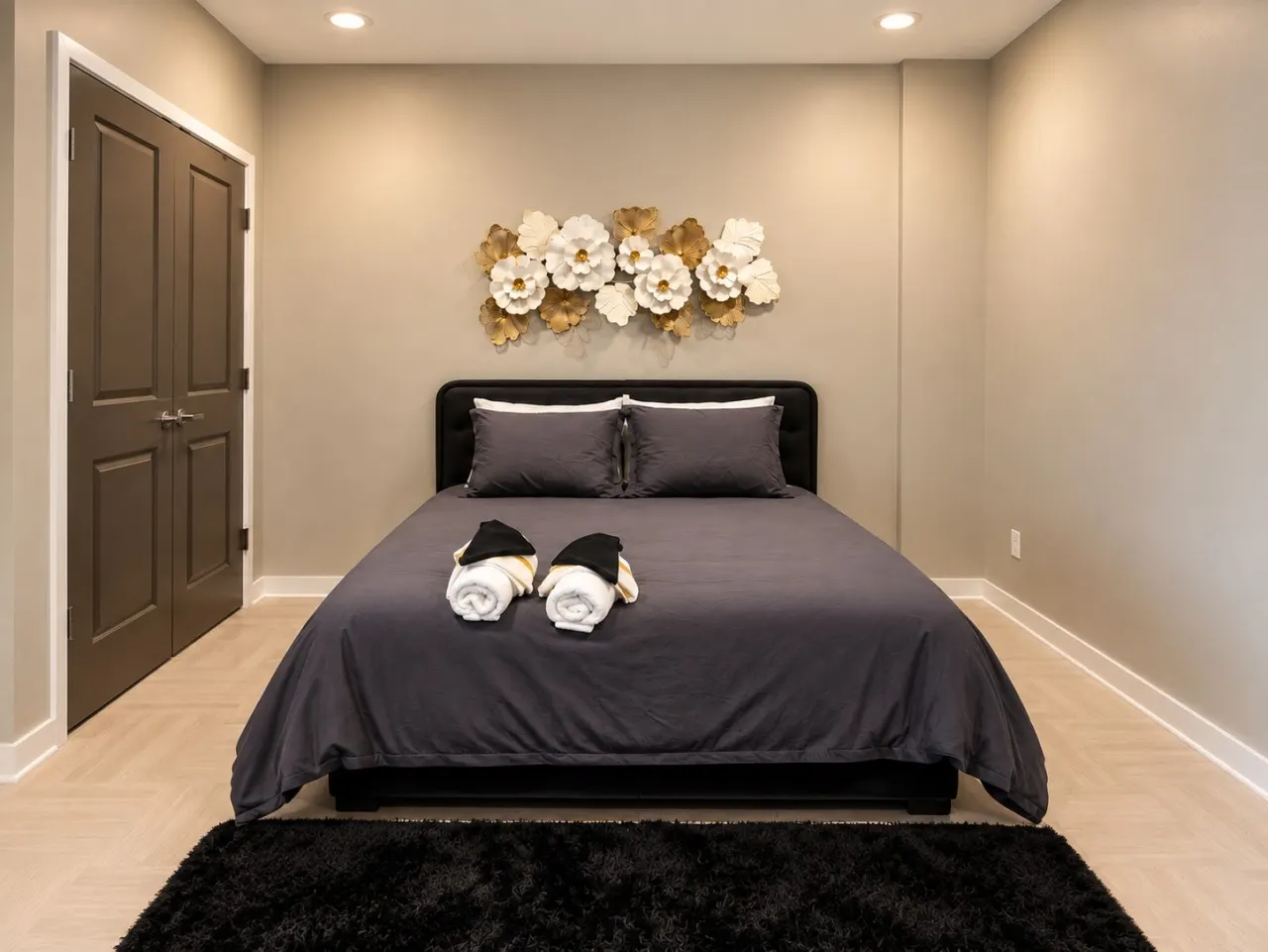 Skyline Escape 3BR + King Bed 10