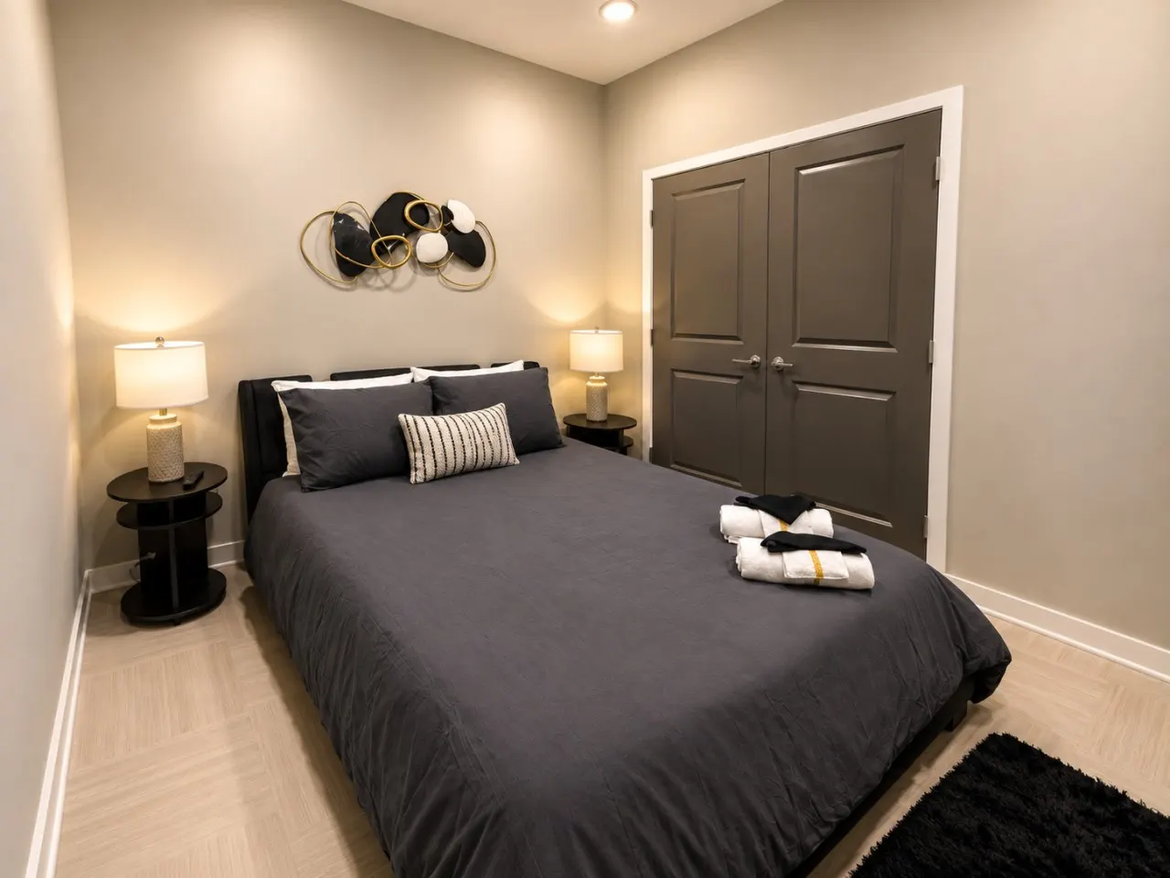 Skyline Escape 3BR + King Bed 17