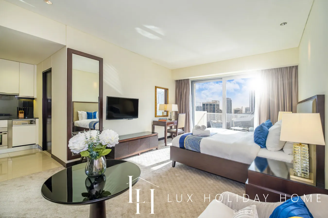 LUX The JW Marina Studio 2