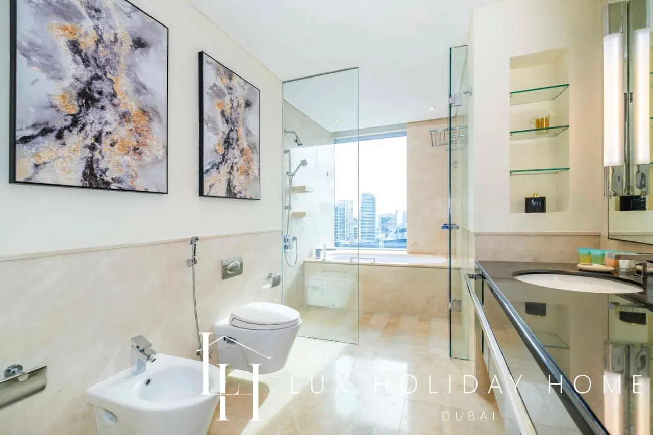 LUX The JW Marina Studio 16