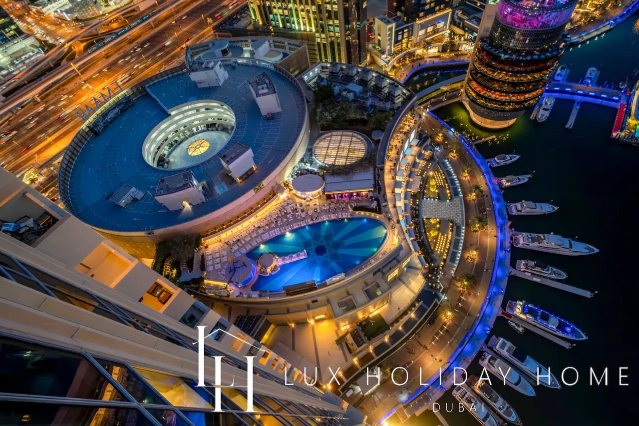 LUX The JW Marina Studio 19