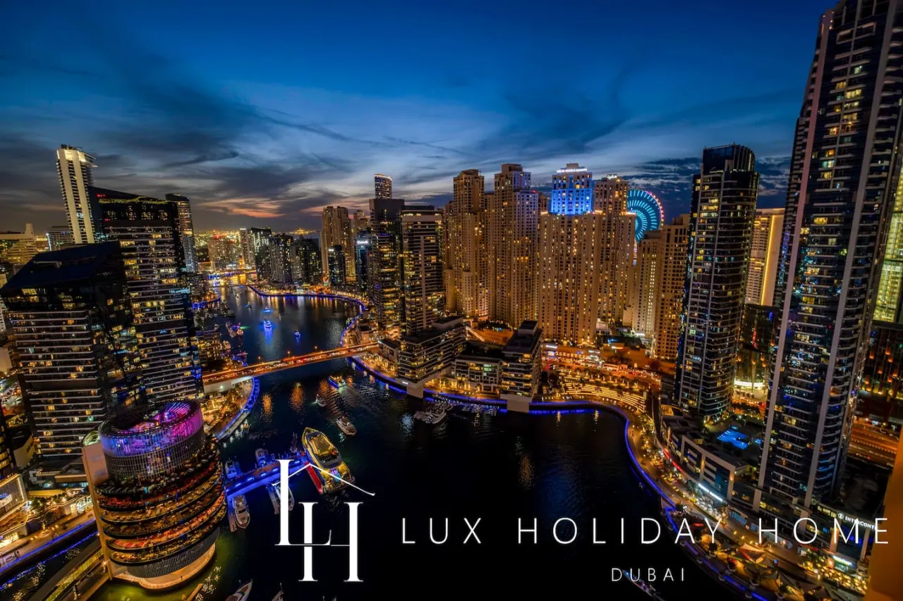 LUX The JW Marina Studio 20