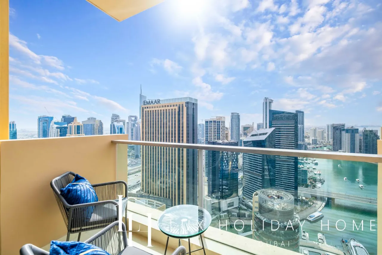 LUX The JW Marina Studio 7