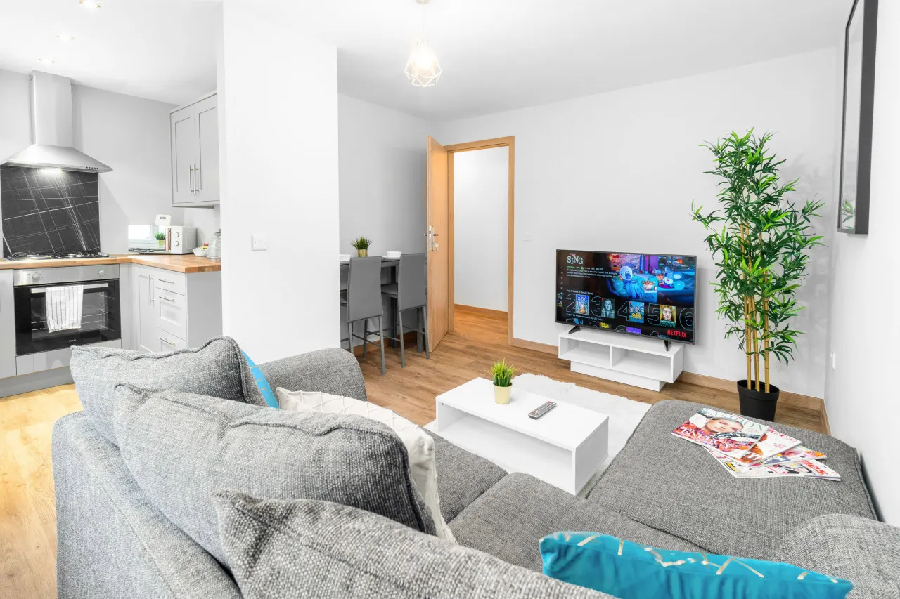 Stylish Two Bed - Two Parking Spaces - Stourbridge 14