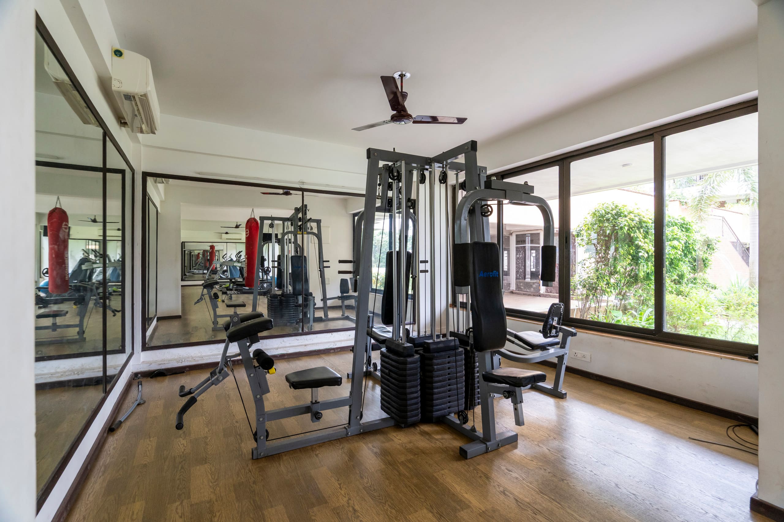 Staymaster SurfShore | 2BR w/ Pools & Gym in Baga 34
