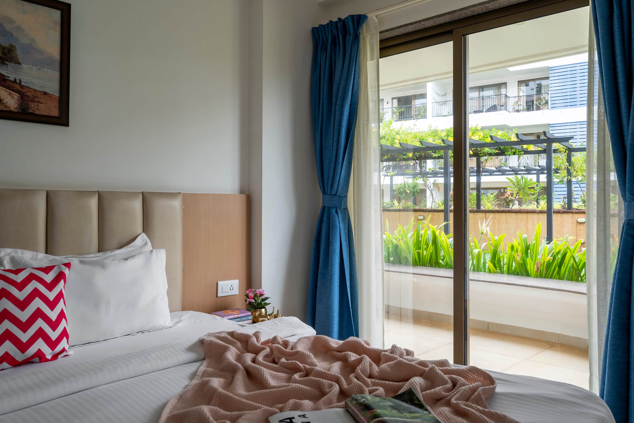 Staymaster SurfShore | 2BR w/ Pools & Gym in Baga 18