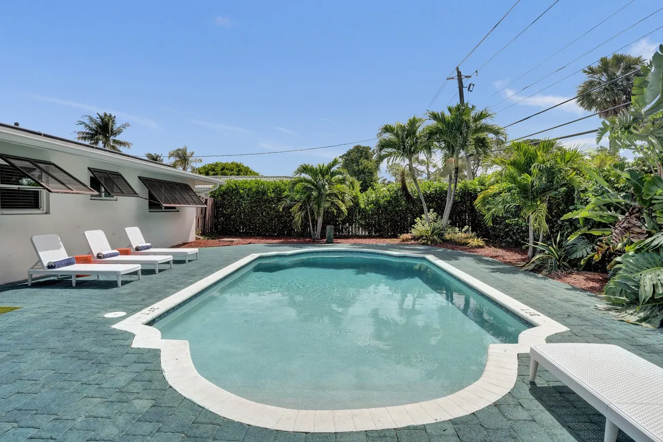 Tropical Pool Oasis 2BR 2BA Steps to Beach 17
