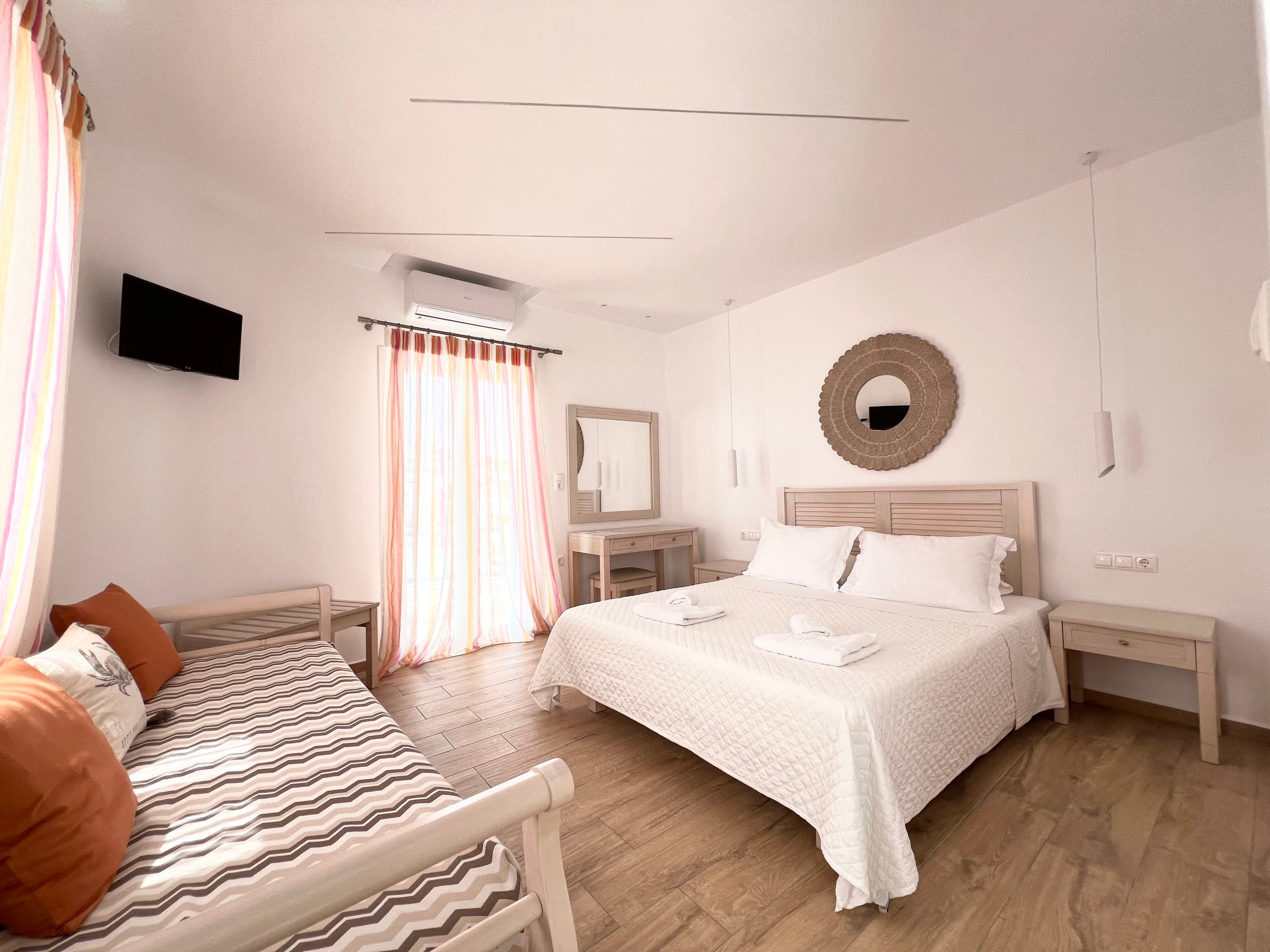 Apartment for 3 in Ornos - Steps from the Beach 9
