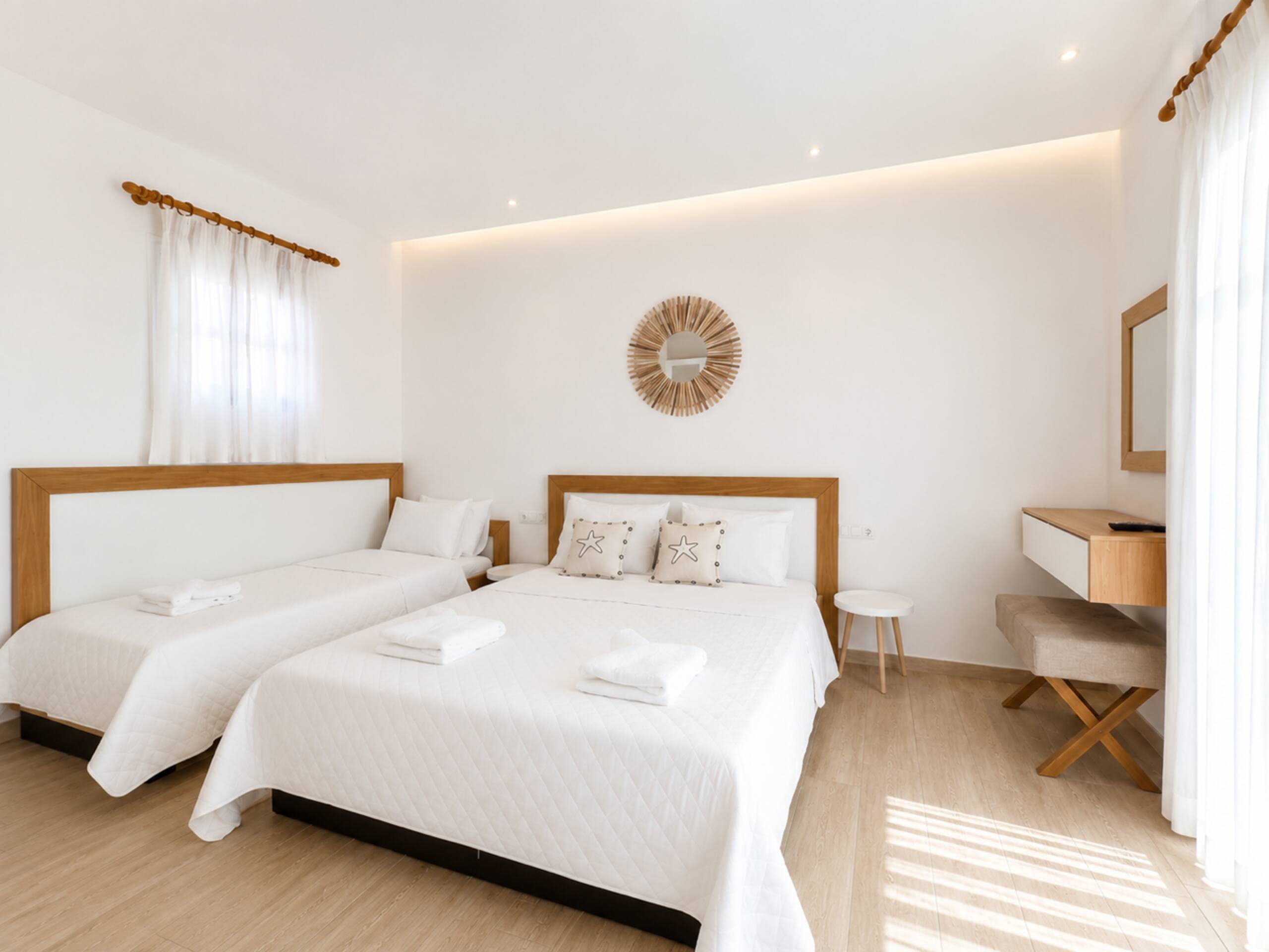 Apartment for 3 in Ornos - Steps from the Beach — photo 3