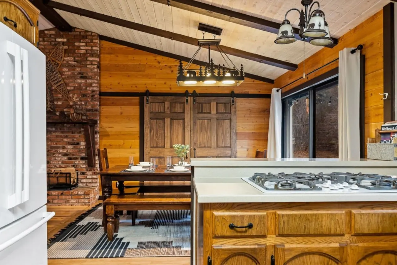 Ritz-Craterton Spa, BBQ, Game Room, EV, Pups 13