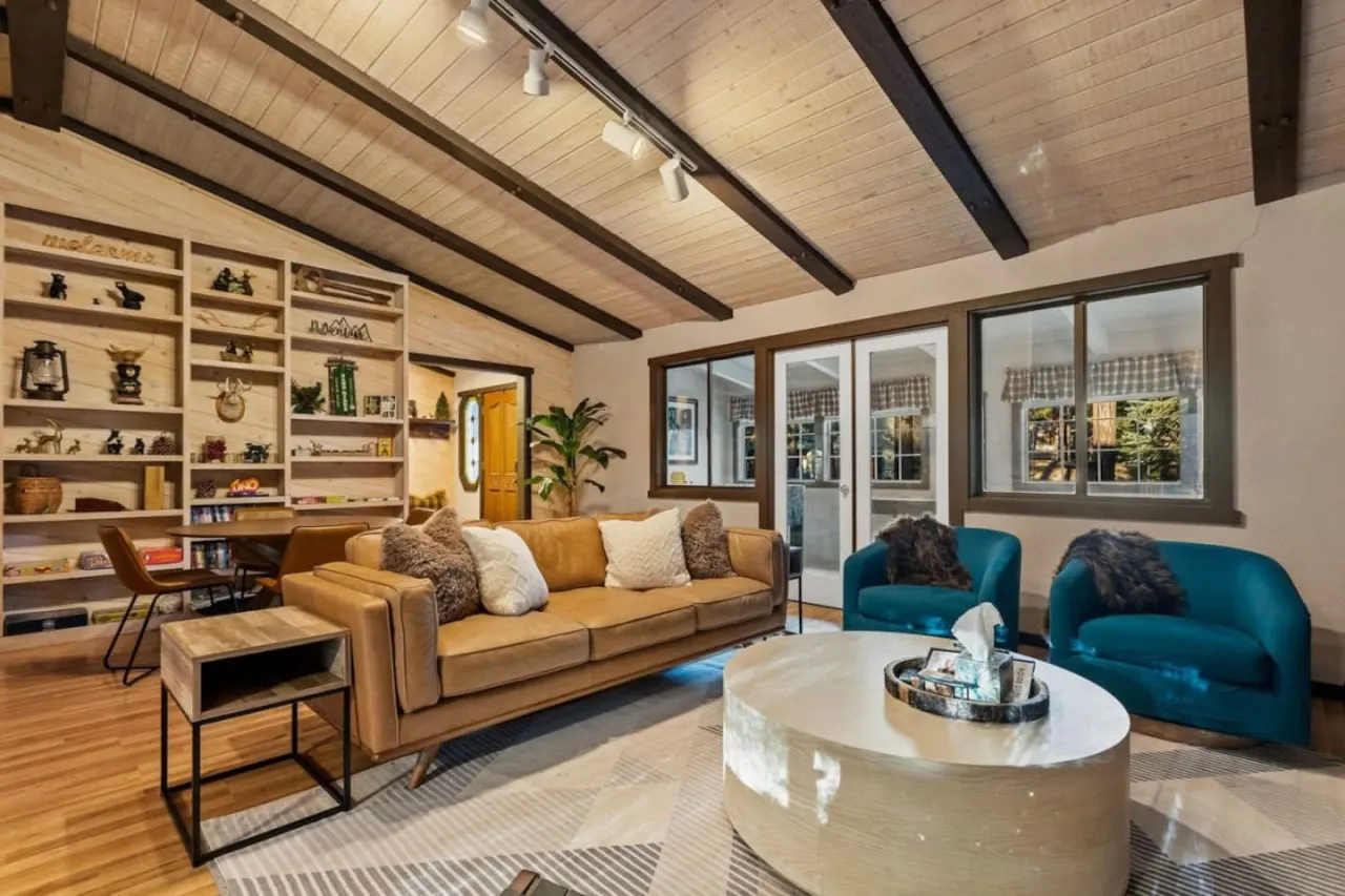 Ritz-Craterton Spa, BBQ, Game Room, EV, Pups 4