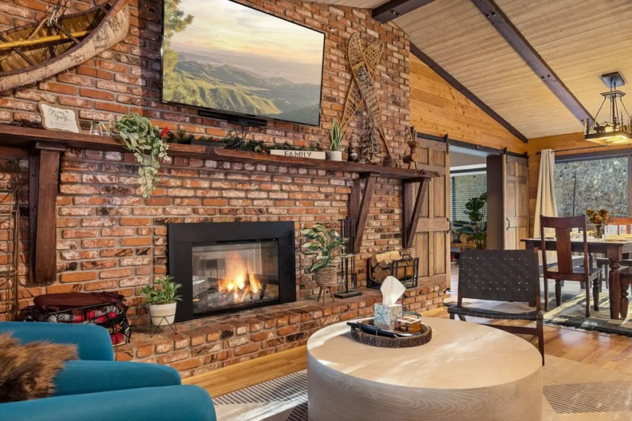 Ritz-Craterton Spa, BBQ, Game Room, EV, Pups 7