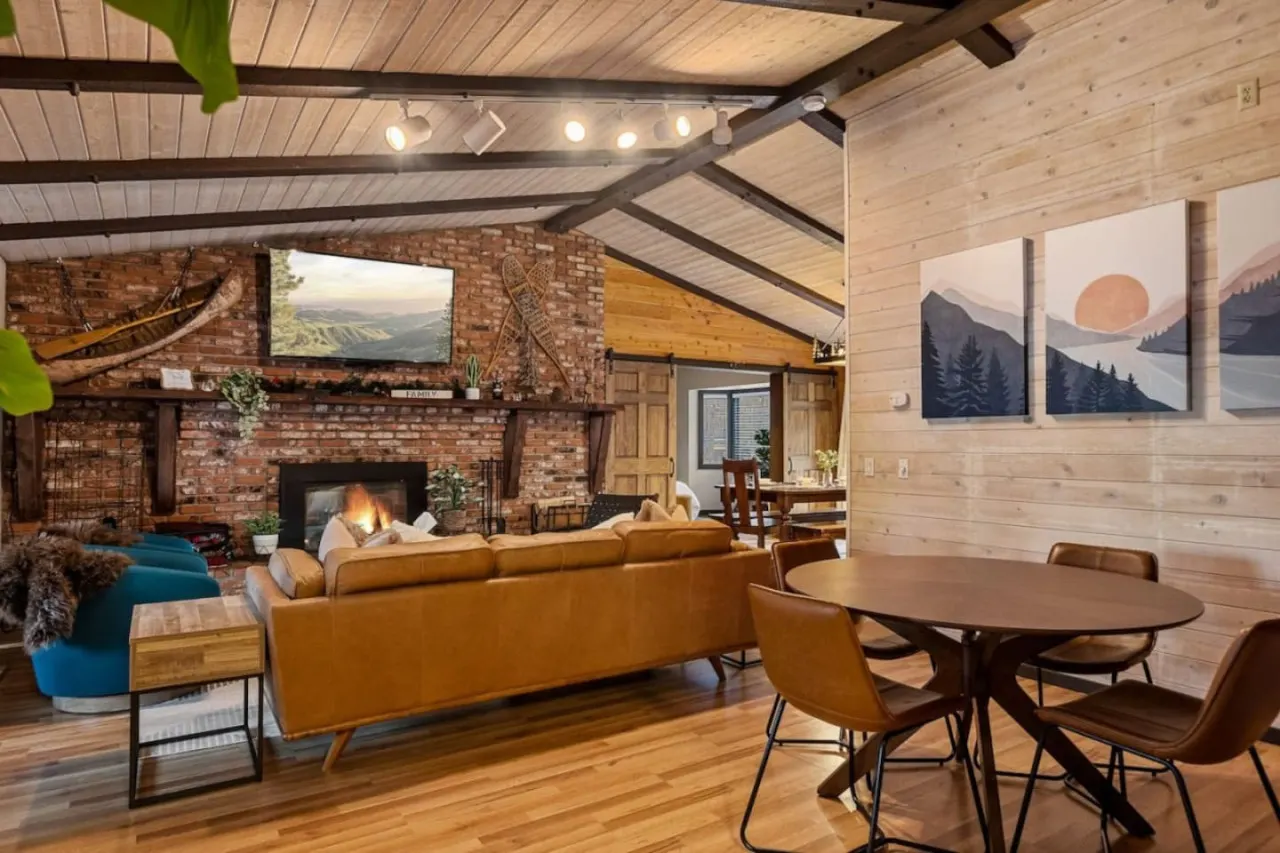 Ritz-Craterton Spa, BBQ, Game Room, EV, Pups 8
