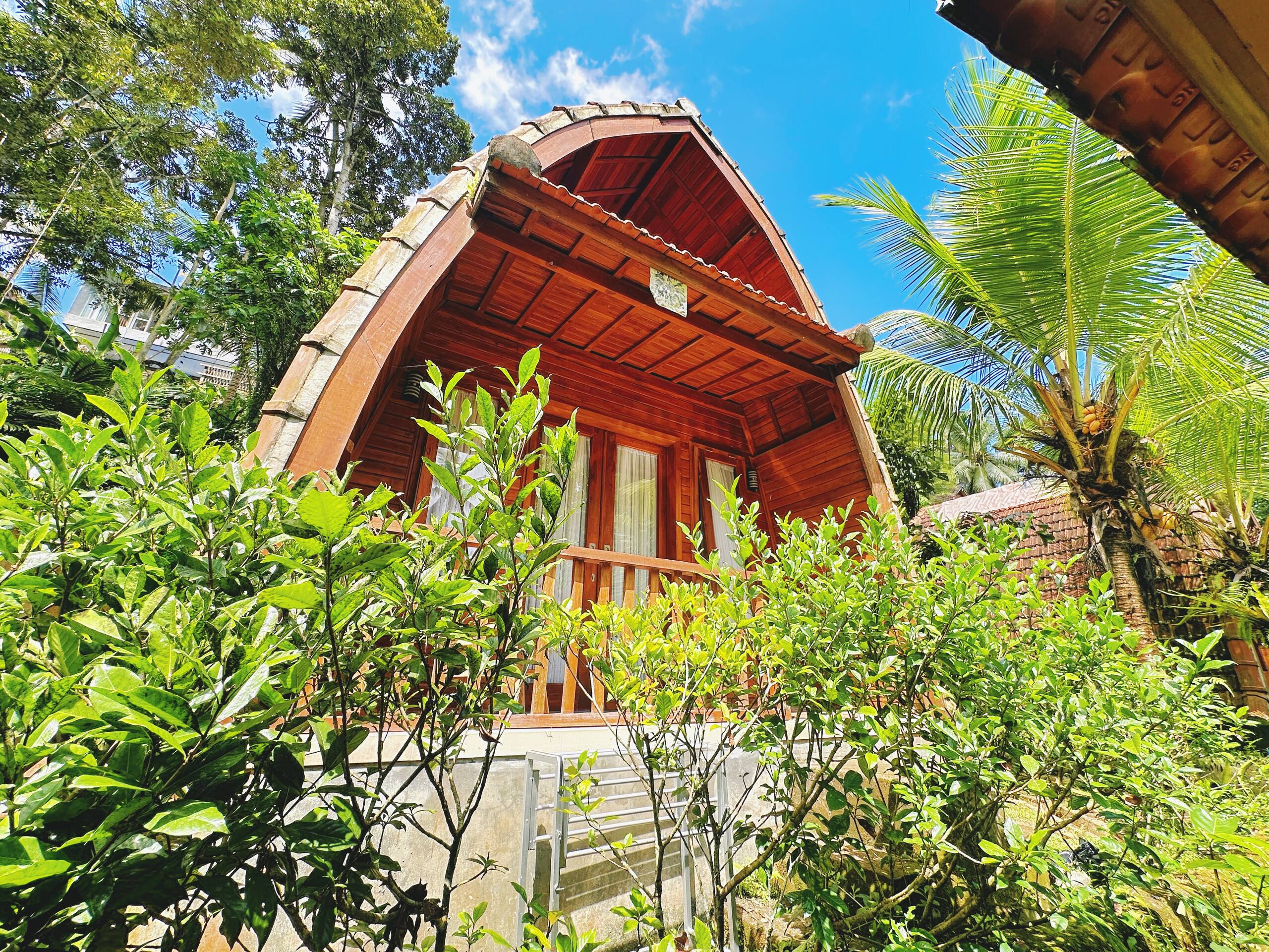 Ubud Jungle Escape Cute Private Joglo Shared Pool — photo 5