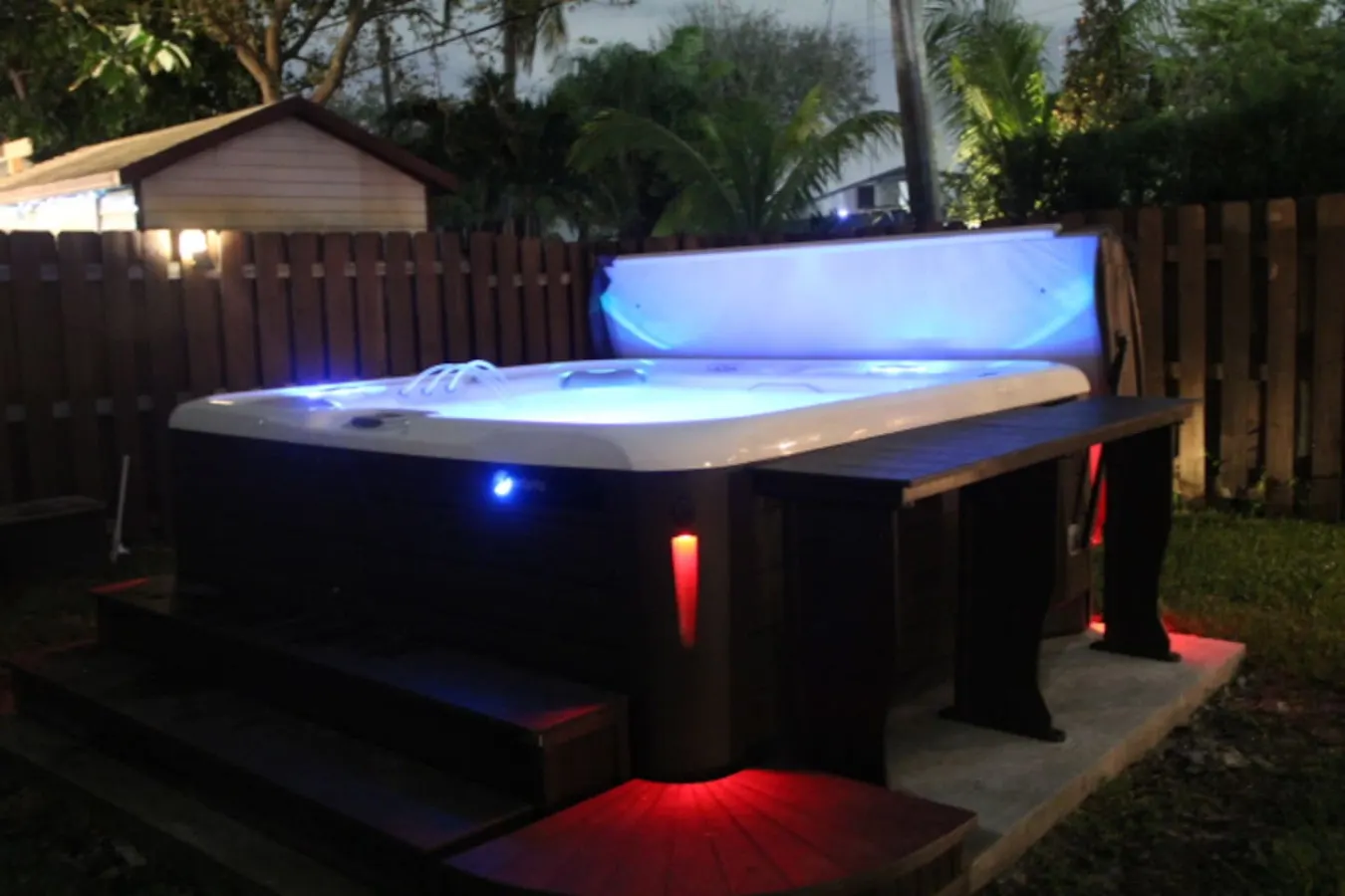 Newly Renovated w Heated Saltwater Pool & Hot Tub — photo 4