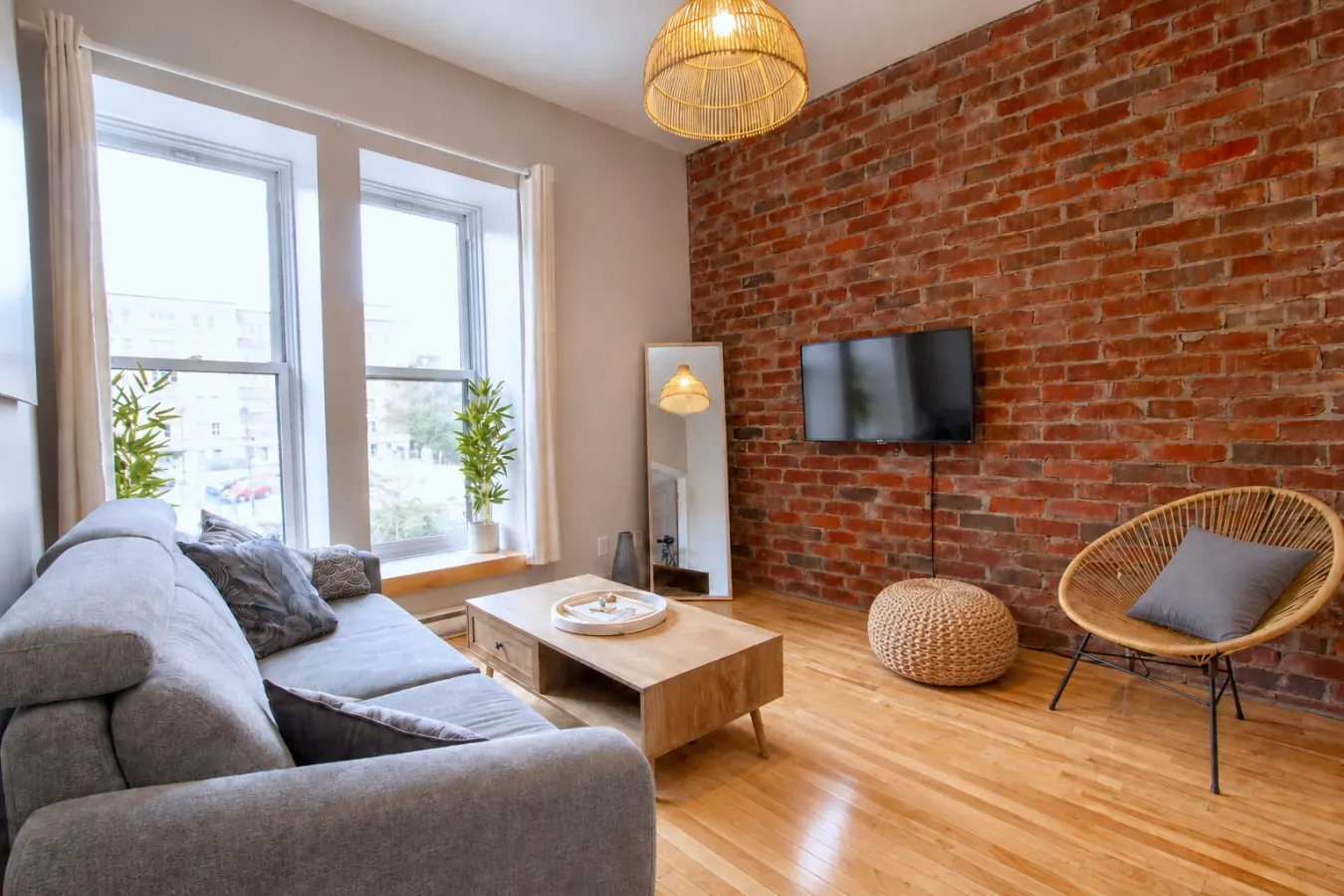 Zen/Rooftop/Terraces/Plateau/St-Denis/AC/TV 1