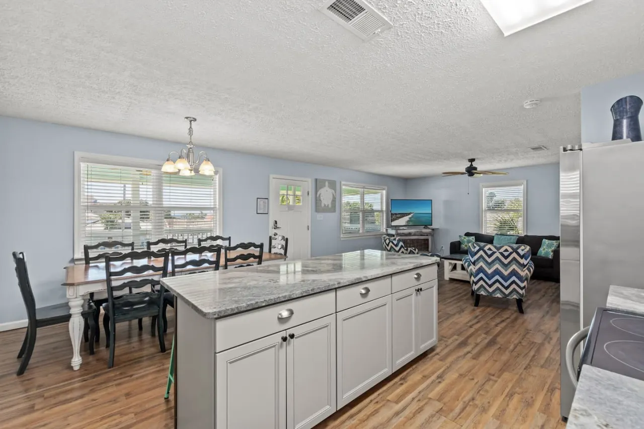 Anchors Away – Gulf Views, Private Pool, Golf Cart & Fire Pit Retreat 18