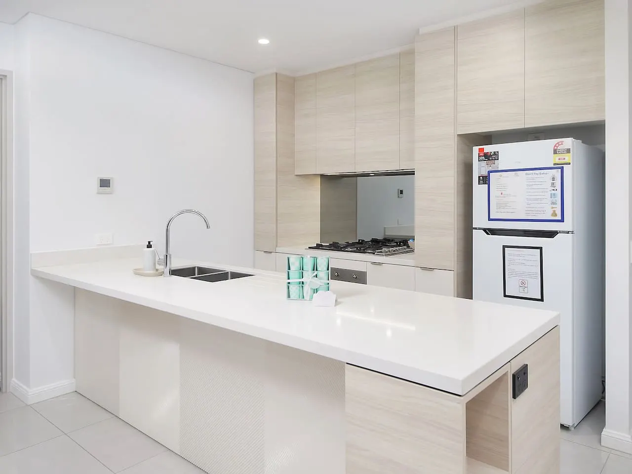 Oceanview Paradise with Free Parking 4
